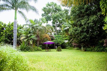 Lush Gardens Apartment 1,,0 star