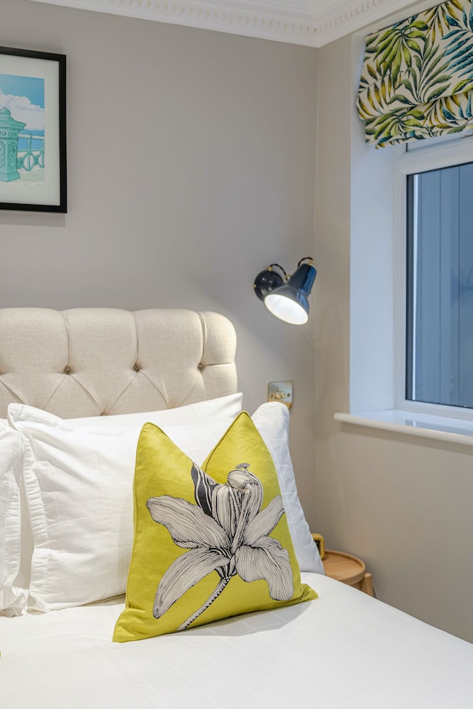 beaches brighton 1