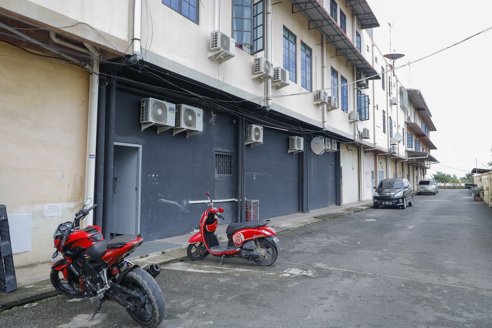 reddoorz plus near batam city square