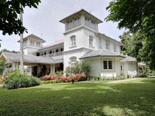 manor house kandy lka