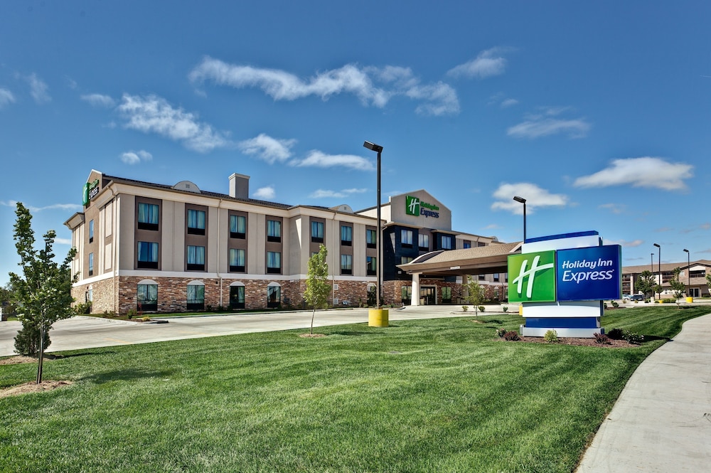 holiday inn express hutchinson by ihg
