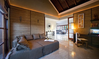 Cliffront Tropical Villa Cantik,,4 star