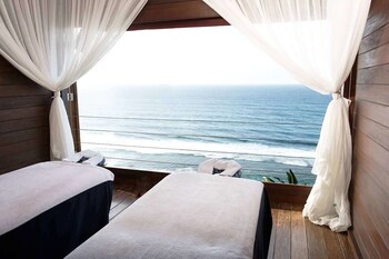Cliffront Tropical Villa Cantik,,4 star