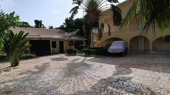 harmony house apartments