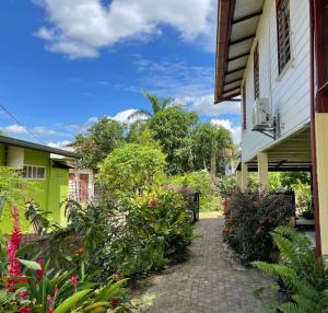max garden and pool