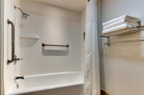 holiday inn express pittston scranton airport by ihg