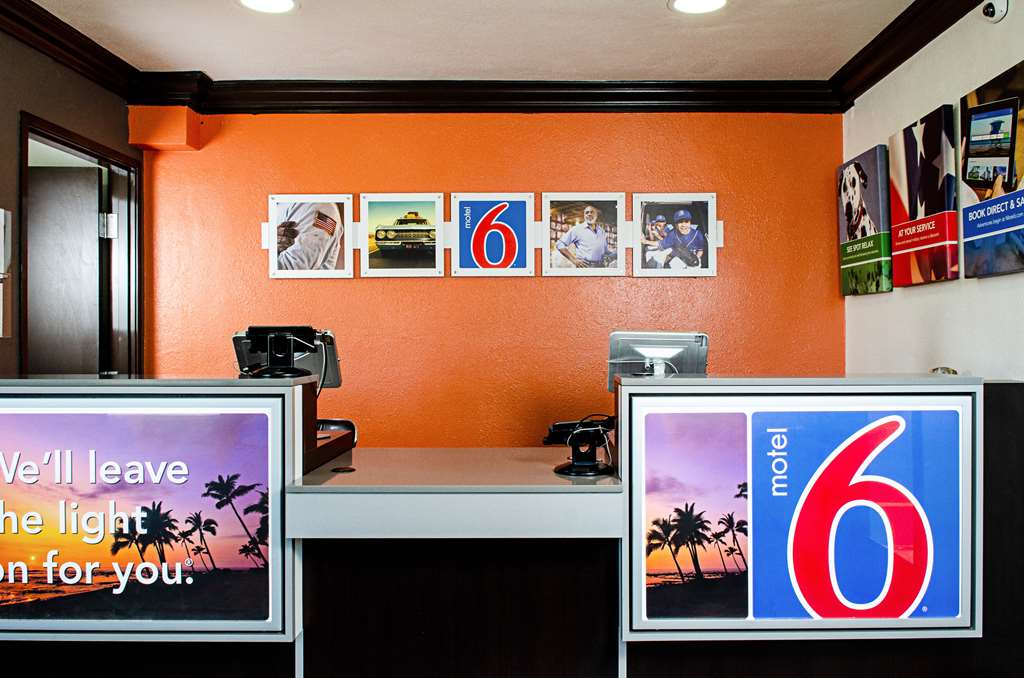 motel 6 modesto ca downtown