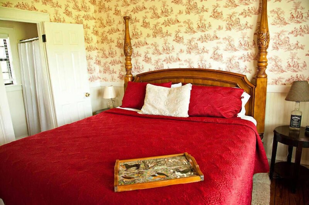 lillian farms bed and breakfast