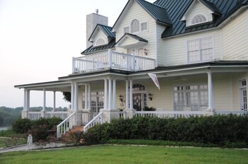 lillian farms bed and breakfast