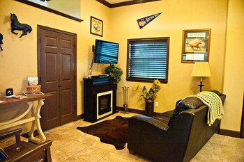 Lillian Farms Bed & Breakfast,,3.5 star