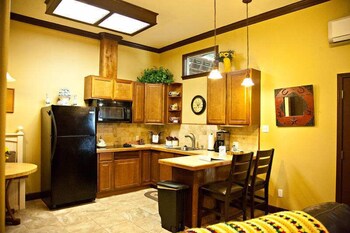 Lillian Farms Bed & Breakfast,,3.5 star