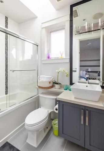 vancouver west cozy retreat by host launch