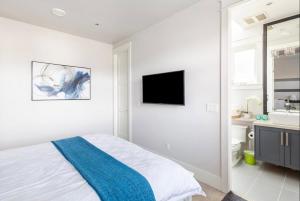 vancouver west cozy retreat by host launch