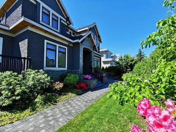 vancouver west cozy retreat by host launch