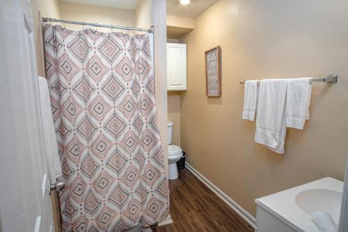 houston st guest house near downtown military base