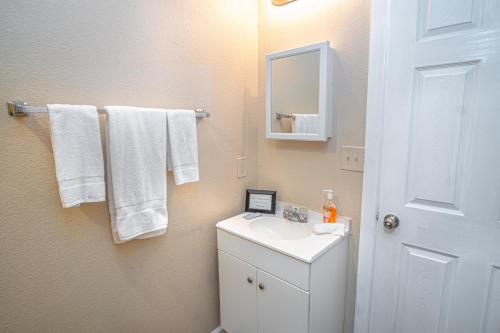 houston st guest house near downtown military base