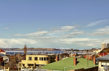 mayfair plaza motel