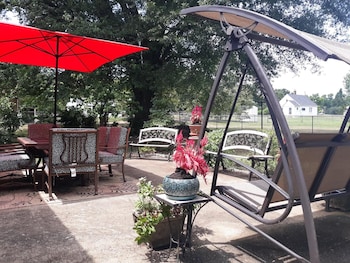 a house full of steel balls and games