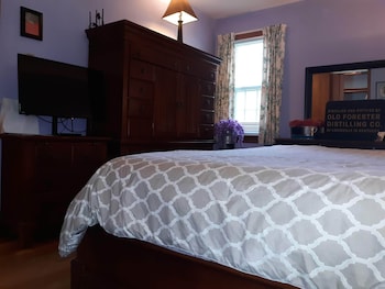 a house full of steel balls and games