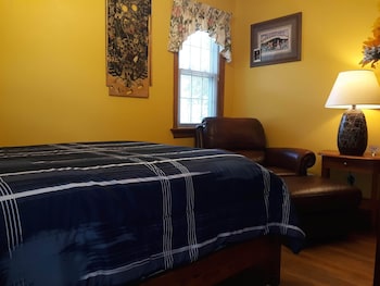 a house full of steel balls and games