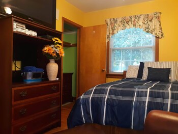 a house full of steel balls and games