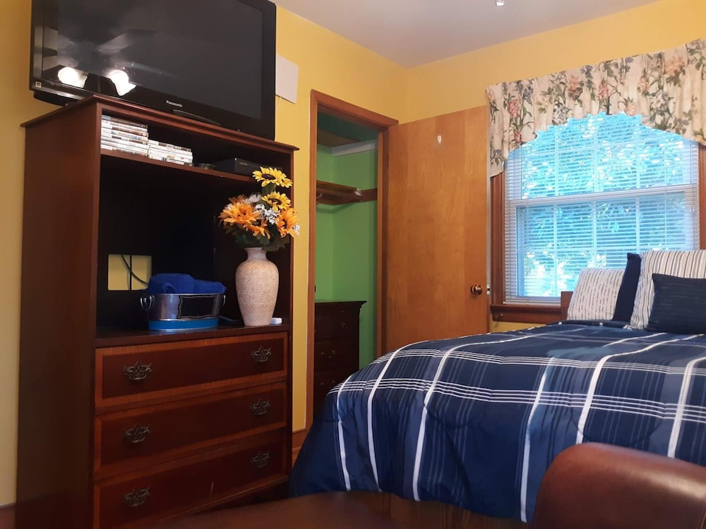 a house full of steel balls and games