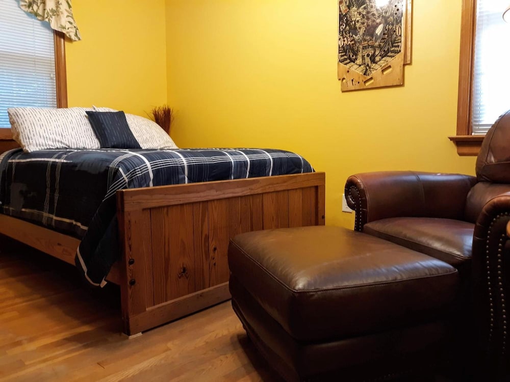 a house full of steel balls and games