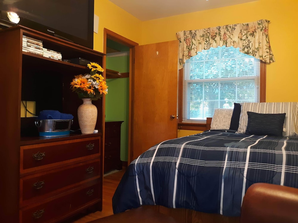 a house full of steel balls and games