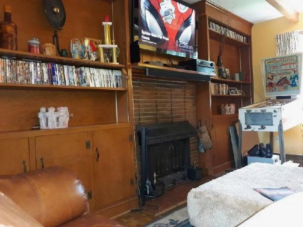 a house full of steel balls and games