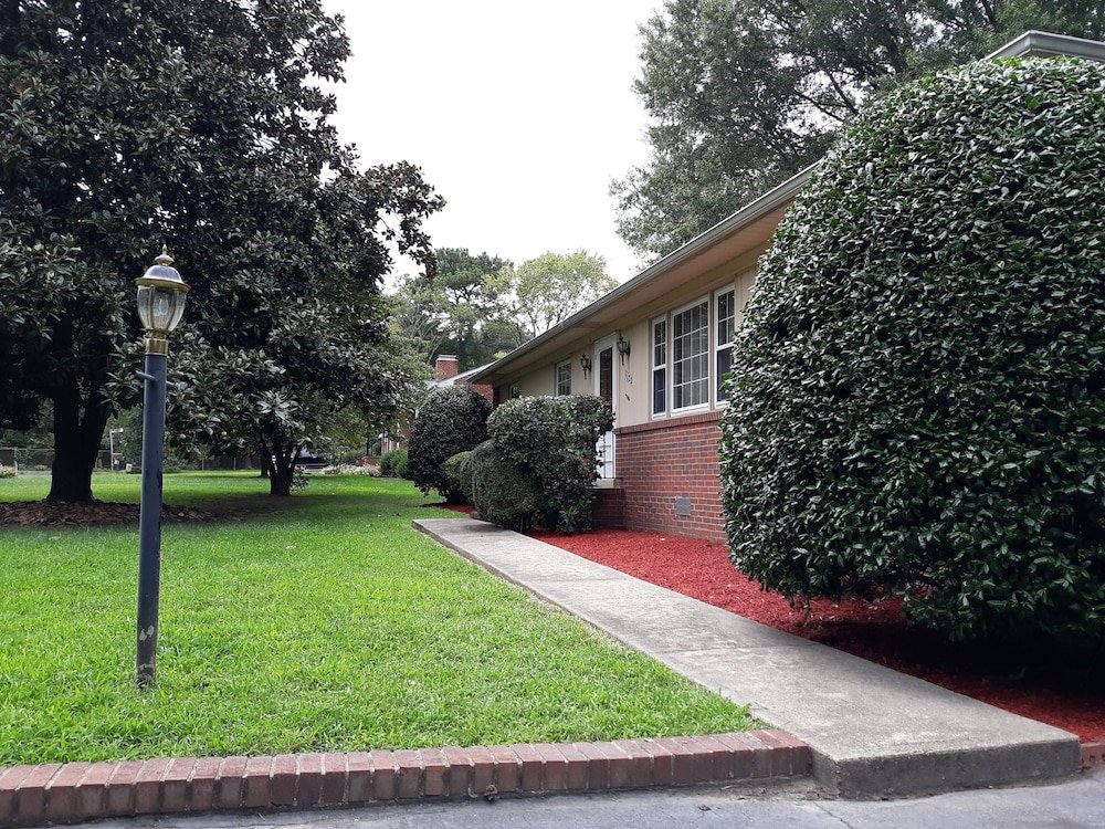 a house full of steel balls and games