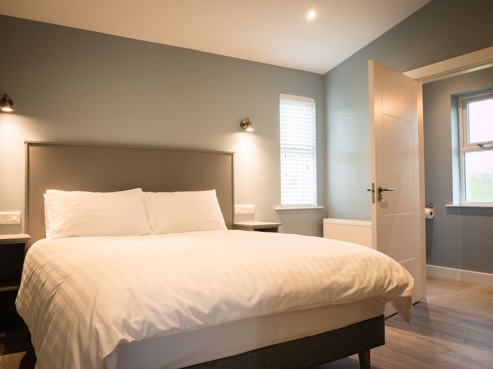 platinum lakeside lodge at mullans bay