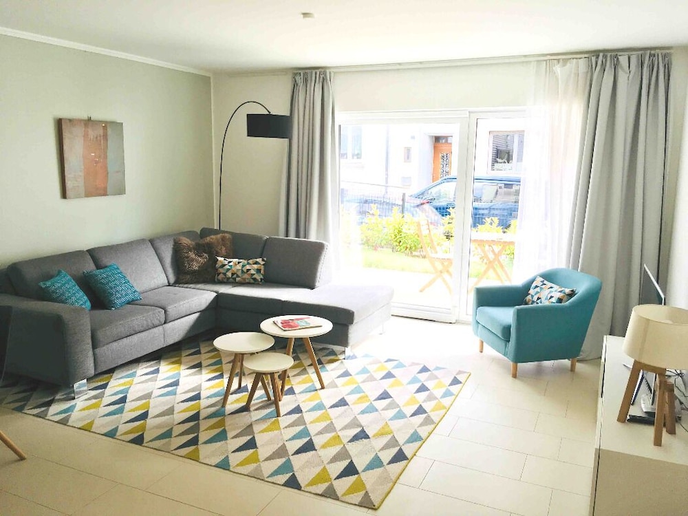 large retro chic flat 100m2 in city center parking