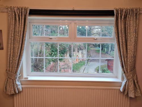 17Th-Century One Bed Studio With Parking & Garden!,Retford>>Nottinghamshire,0 star