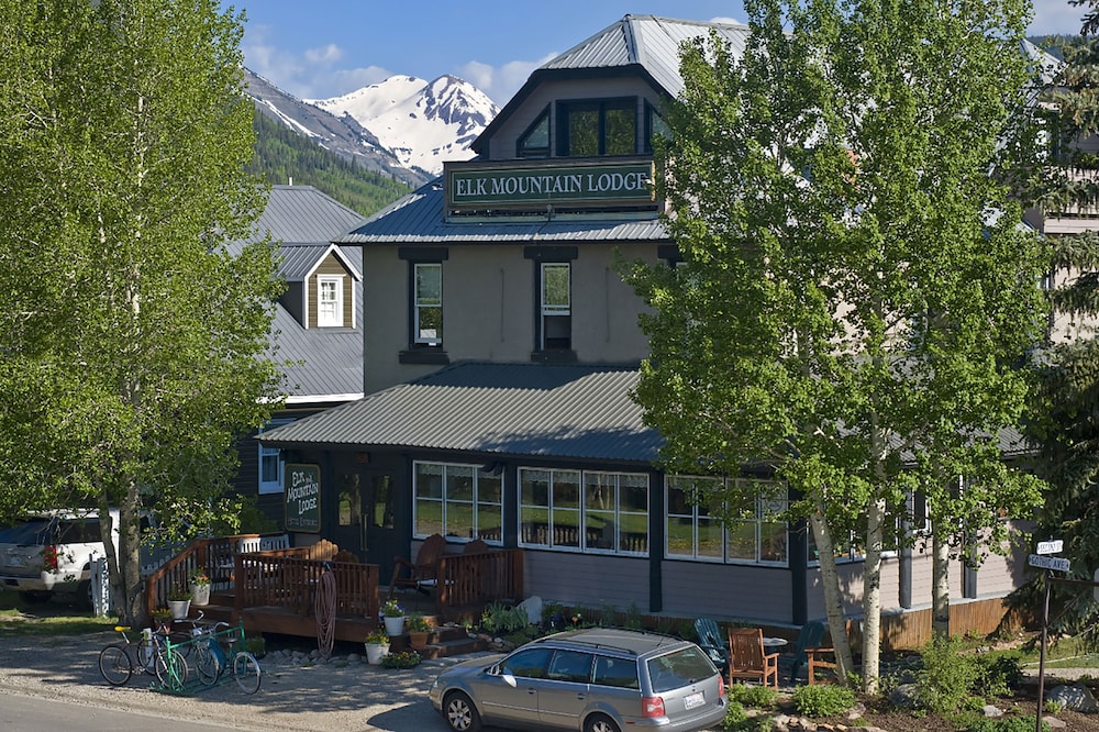elk mountain lodge