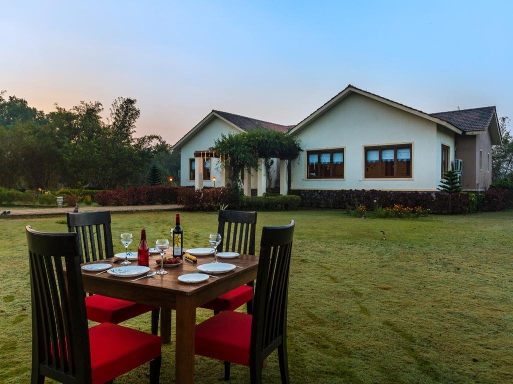 ama stays and trails nine palms alibag