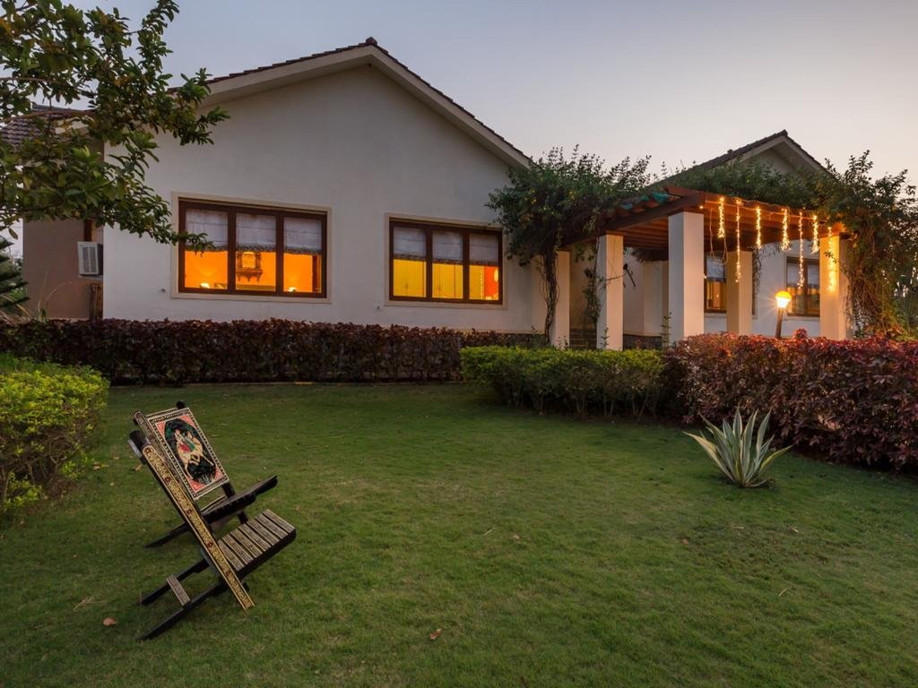 ama stays and trails nine palms alibag