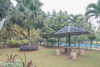 reddoorz plus lodaya gunung geulis puncak