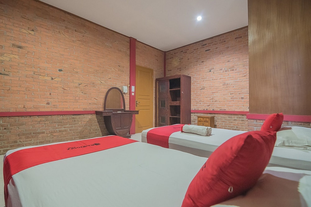 reddoorz plus lodaya gunung geulis puncak