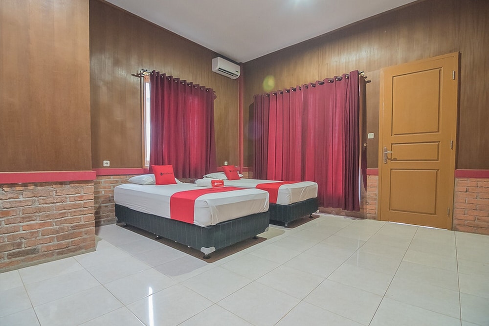 reddoorz plus lodaya gunung geulis puncak