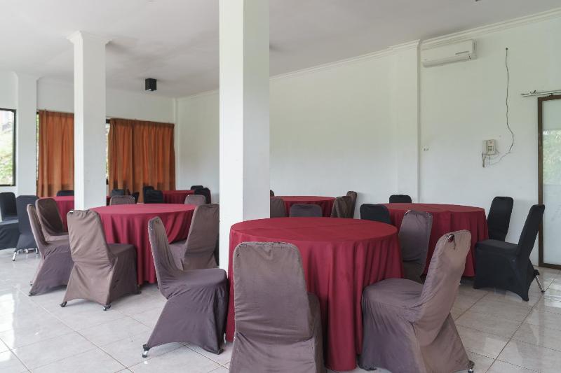 Reddoorz Plus @ Lodaya Gunung Geulis Puncak,Citaringgul>>Bogor,3 star
