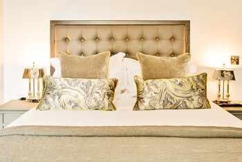 re imagined flat in georgian architecture townhouse