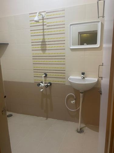 new hotel surya lodge