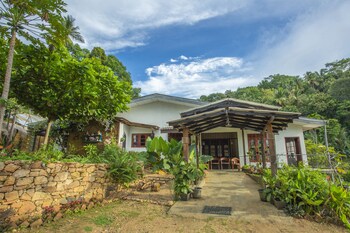 the hilltop eco homestay