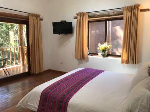 bamboo lodge sacred valley