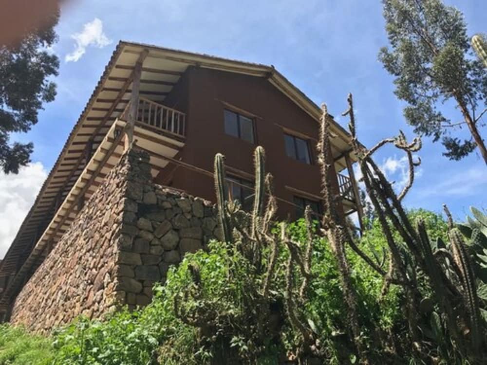 bamboo lodge sacred valley