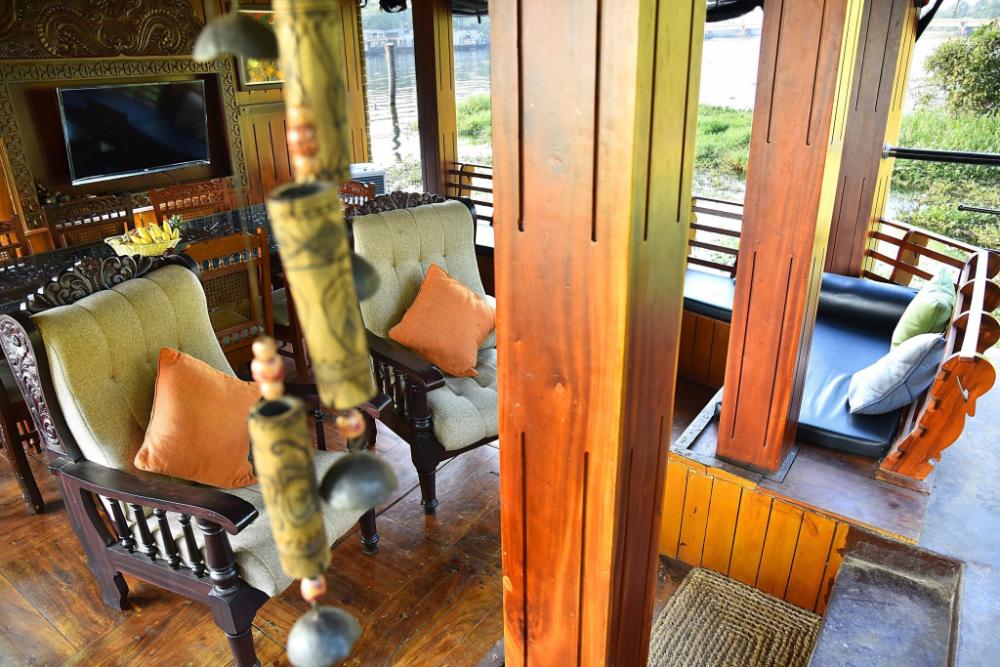 indiavacationz houseboat