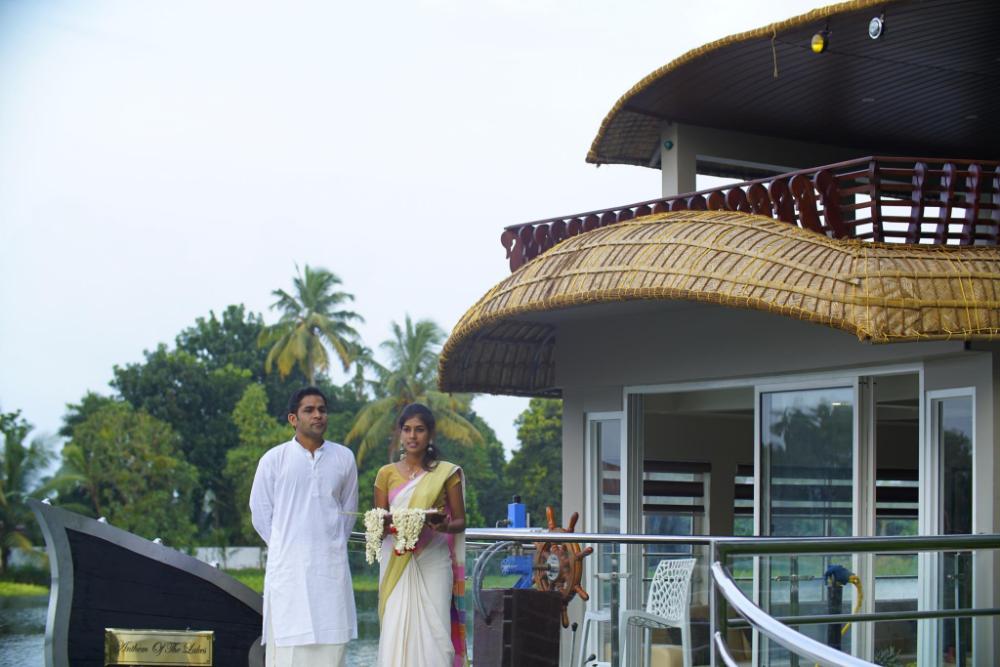 indiavacationz houseboat