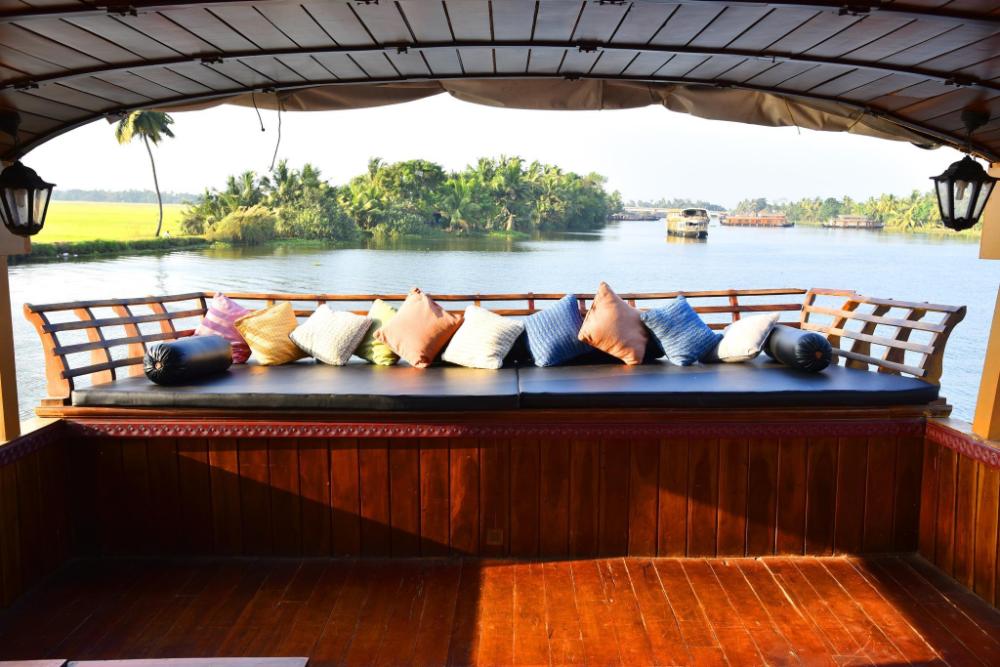 indiavacationz houseboat