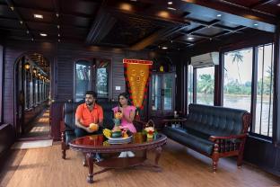 indiavacationz houseboat