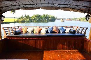 indiavacationz houseboat